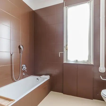 Joivy By The Daire Como