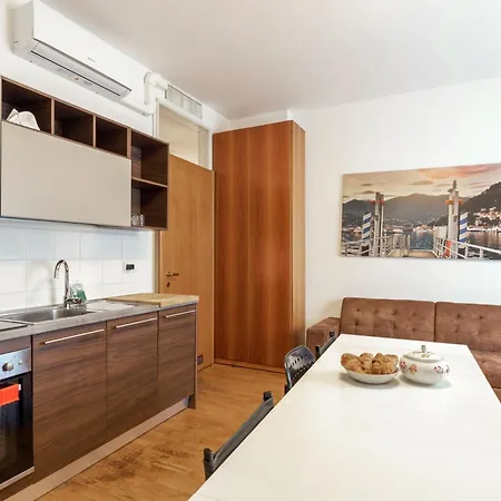 Joivy By The Daire *