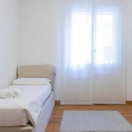 Daire Joivy By The *