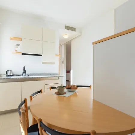 Joivy By The Daire Como