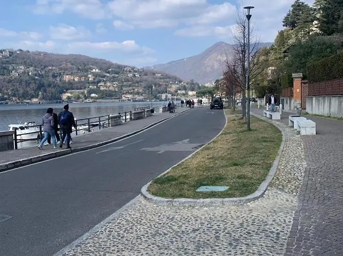 Daire Joivy By The Como